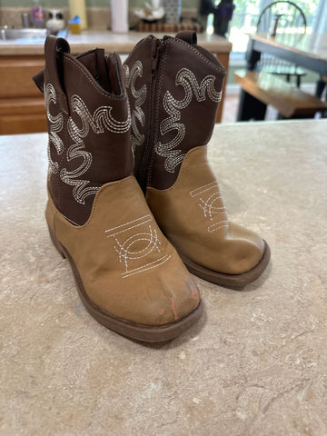 Stepping Stones Cowboy boots - some toe scuffing 9 (Lil' Kid)