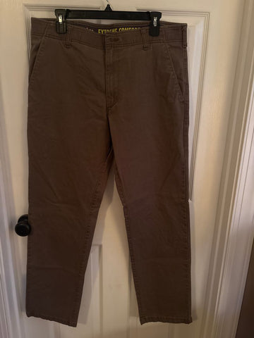 Lee extreme comfort Olive 36x32 36