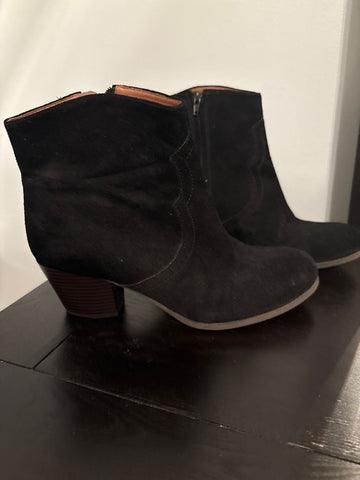 Lucky Brand Black suede boot worn a few times 10 (Adult)