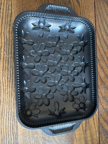 Nordic Wate Daisy cake pan Kitchen