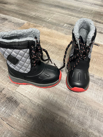 Carters Lined boots. Like new. 7 (Lil' Kid)