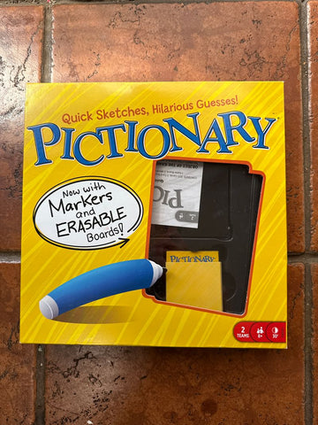 Unknown Pictionary. Opened with all pieces inside Games